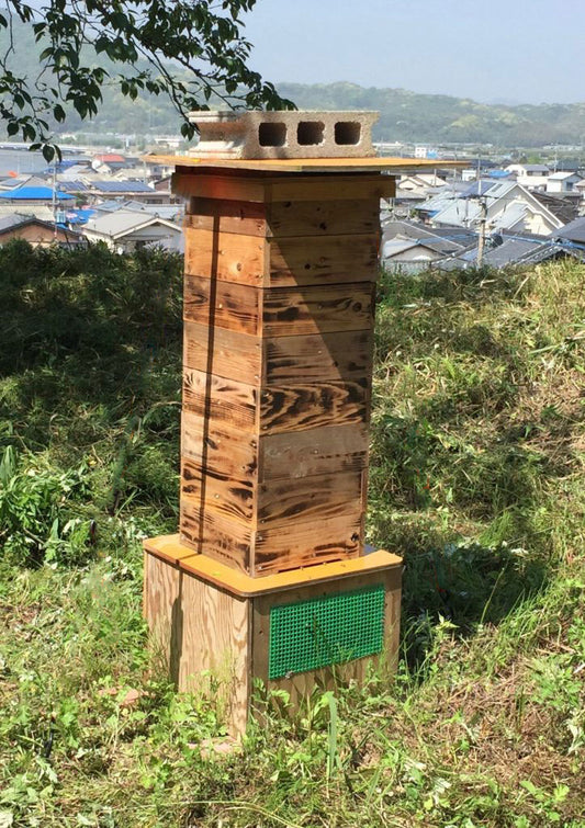 ニホンミツバチの重箱式巣箱一式